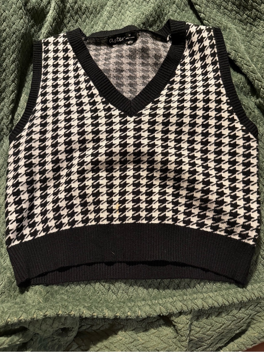 Black & White Houndstooth V-Neck Sweater Vest